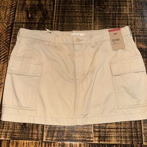 Levi’s NWT 94 Cargo Mini Skirt size 32